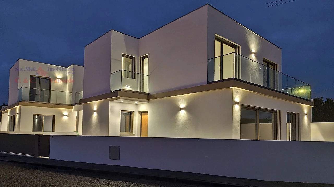 Moradia para Venda em Silveira Foto 1