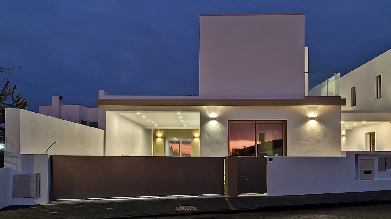 Moradia T3 para Venda em Silveira Foto 2