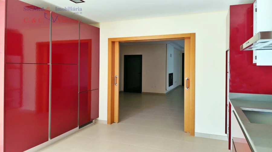 Moradia T4 para Venda em Silveira Foto 5