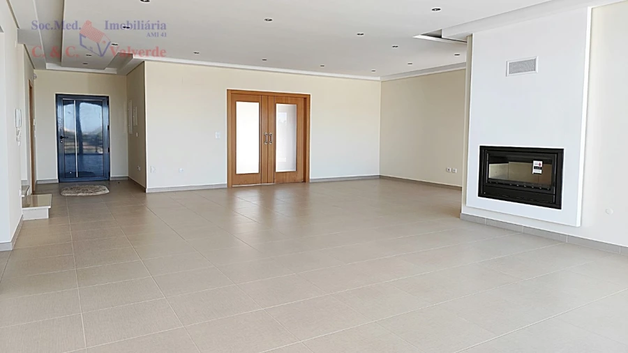 Moradia T4 para Venda em Silveira Foto 10