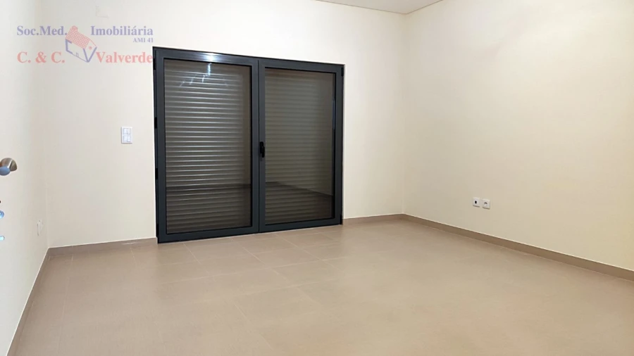 Moradia T4 para Venda em Silveira Foto 16