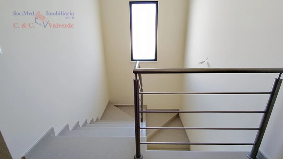 Moradia T4 para Venda em Silveira Foto 17