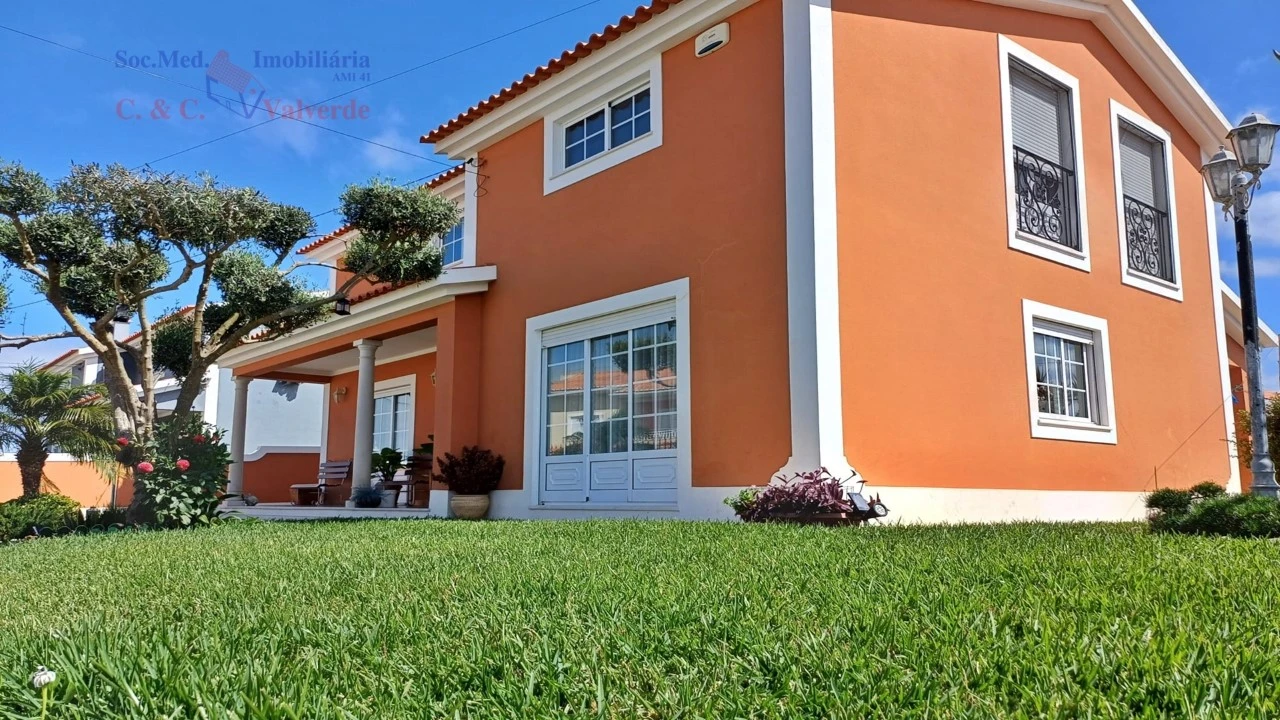 Moradia T3 para Venda em Silveira Foto 4