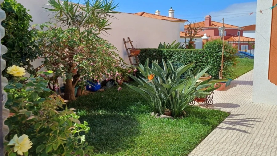 Moradia T3 para Venda em Silveira Foto 5