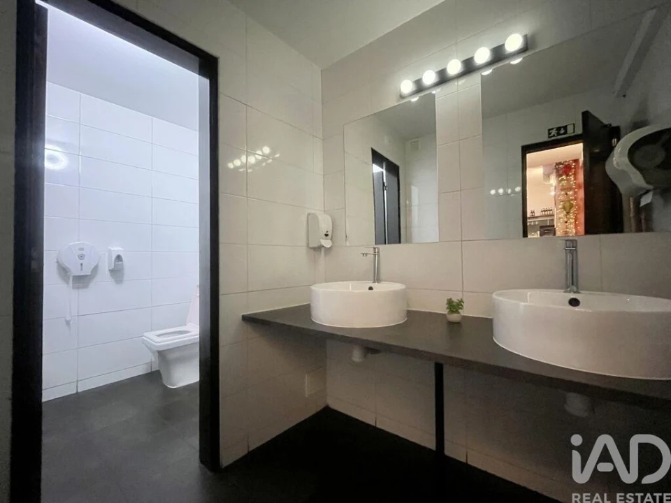 Loja para Venda em Lagos (São Sebastião e Santa Maria) Foto 14