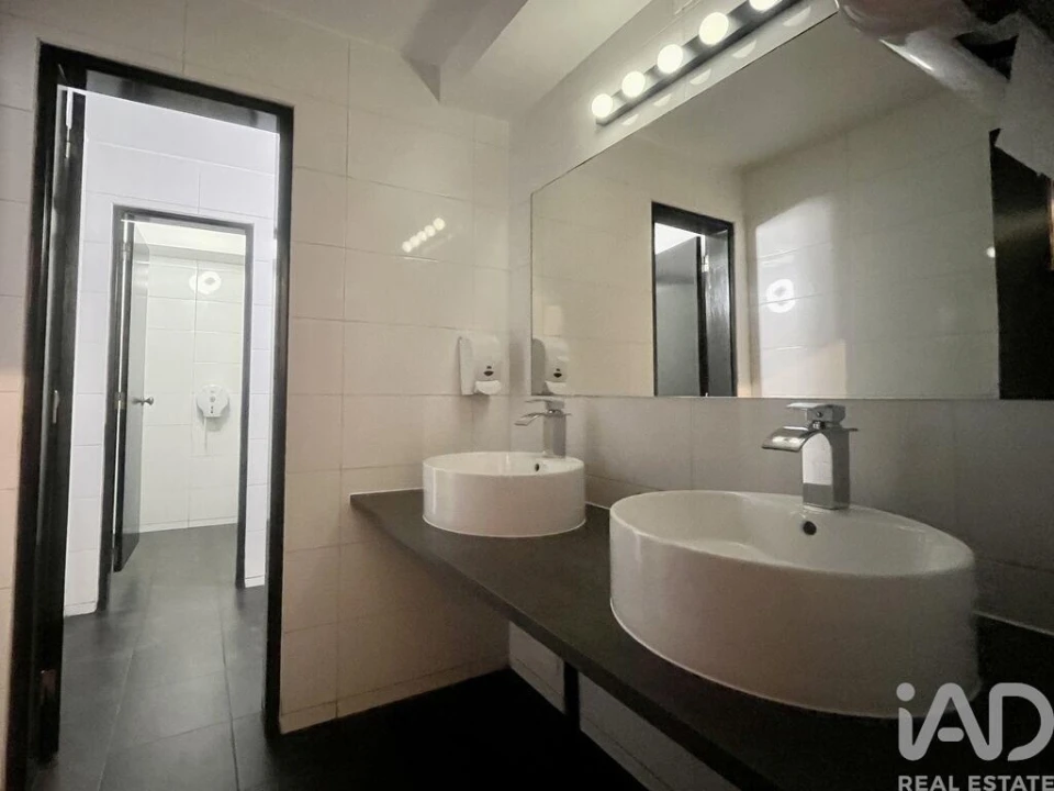 Loja para Venda em Lagos (São Sebastião e Santa Maria) Foto 12