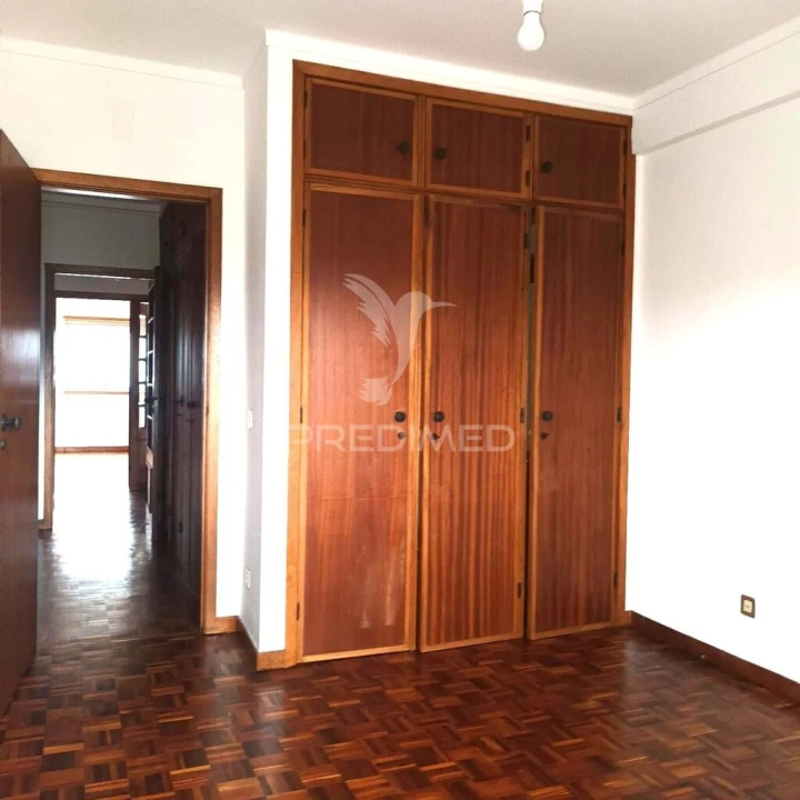 Apartamento T2 para Venda em Santo Antonio dos Olivais Foto 11