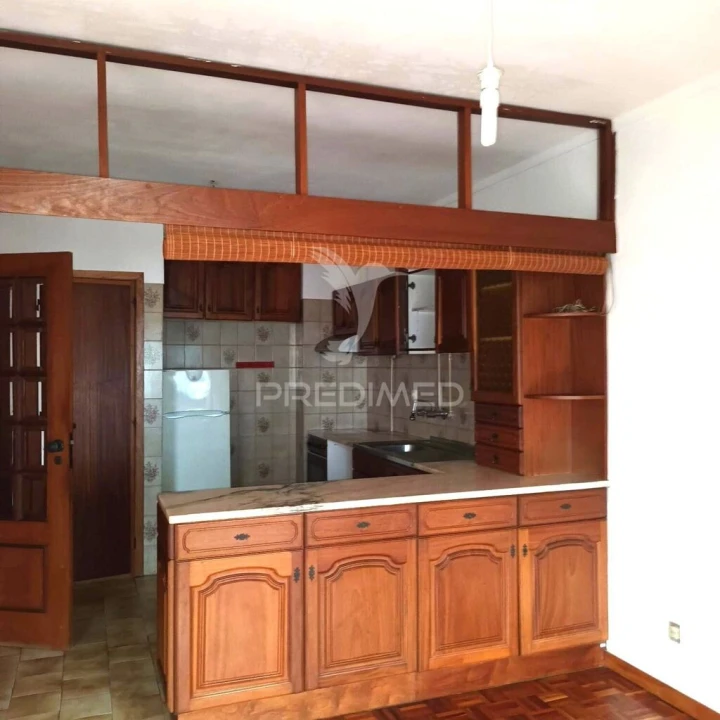Apartamento T2 para Venda em Santo Antonio dos Olivais Foto 4