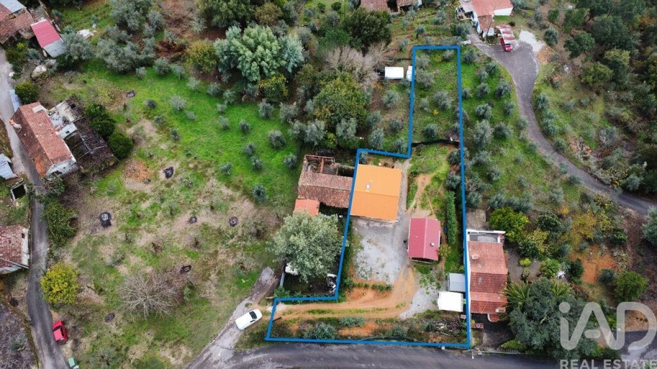 Moradia T2 para Venda em Aguda Foto 4