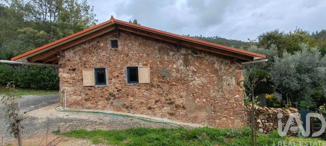 Moradia T2 para Venda em Aguda Foto 10