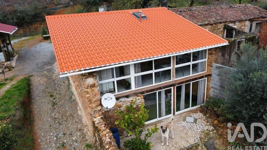 Moradia T2 para Venda em Aguda Foto 1