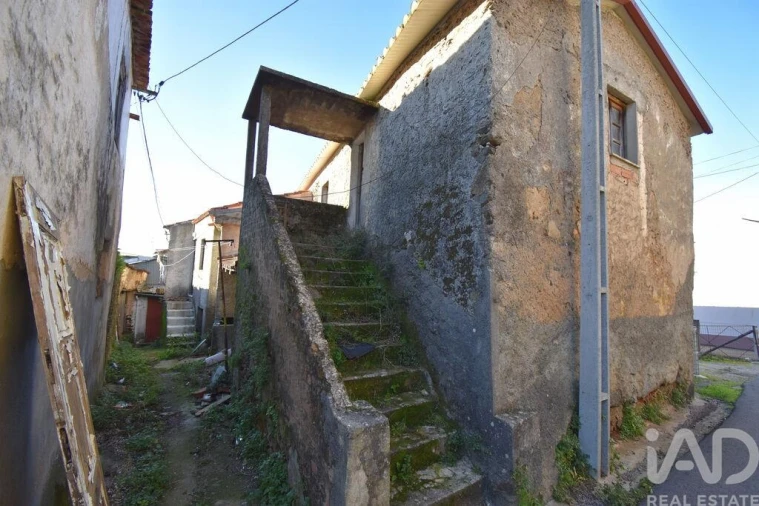 Moradia T3 para Venda em Lousã e Vilarinho Foto 4