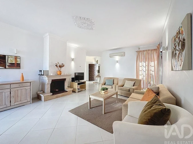 Moradia T3 para Arrendamento em Almancil Foto 3