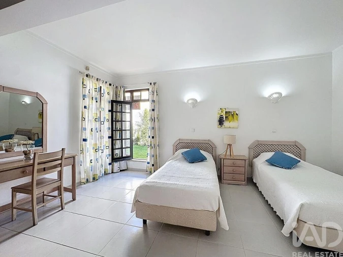 Moradia T3 para Arrendamento em Almancil Foto 9