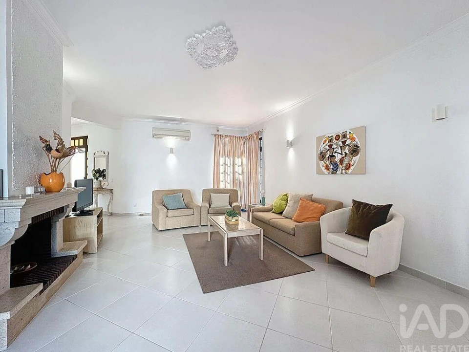 Moradia T3 para Arrendamento em Almancil Foto 4