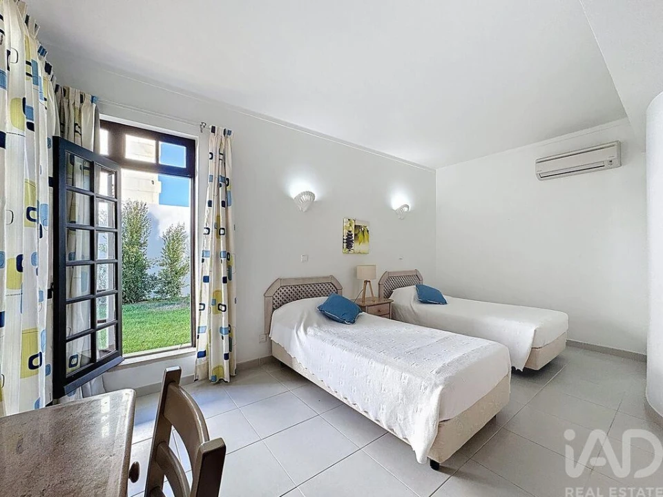 Moradia T3 para Arrendamento em Almancil Foto 10