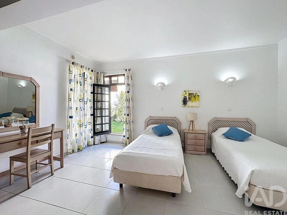 Moradia T3 para Arrendamento em Almancil Foto 9