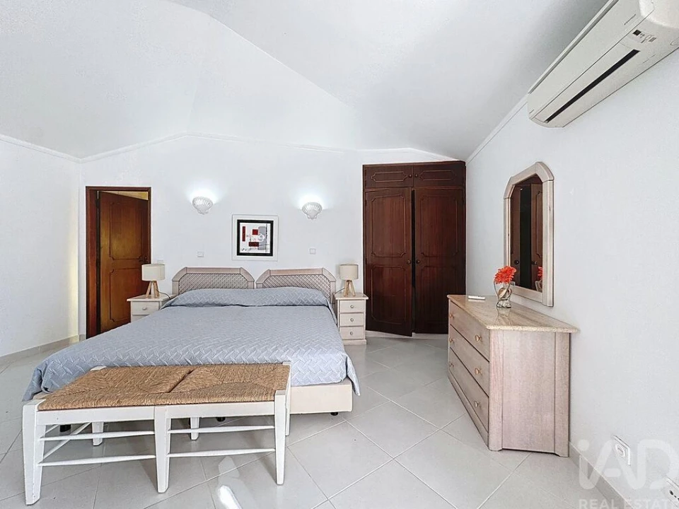 Moradia T3 para Arrendamento em Almancil Foto 18