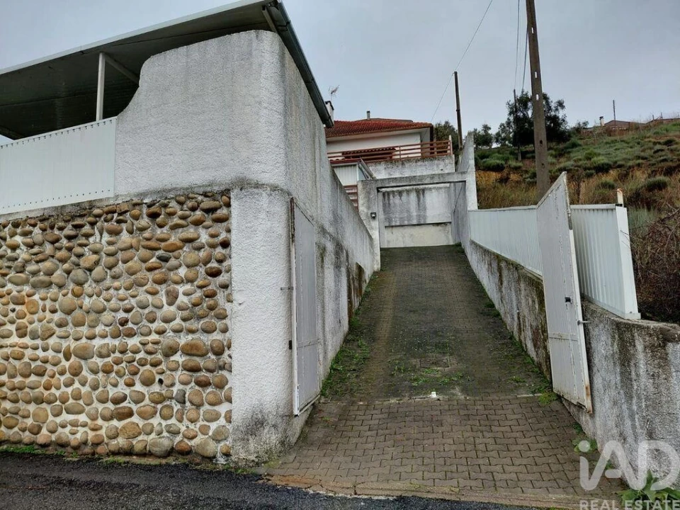 Moradia T2 para Venda em Casegas e Ourondo Foto 30