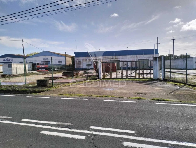 Armazém para Venda em Vale de Santarem Foto 2