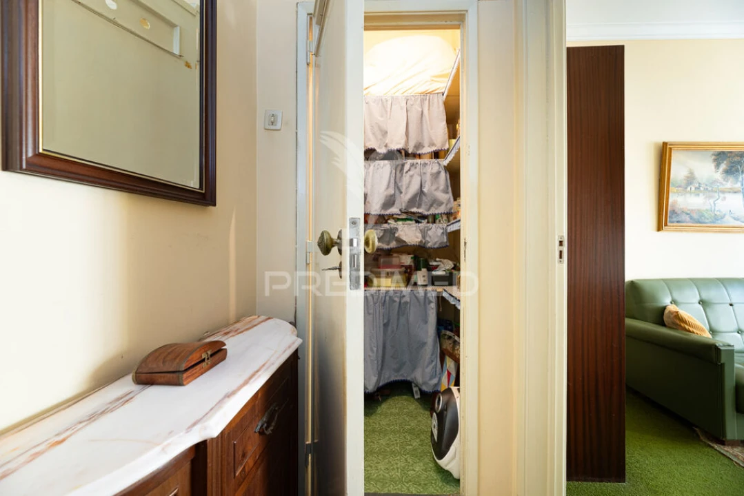 Apartamento T2 para Venda em Pontinha e Famões Foto 10