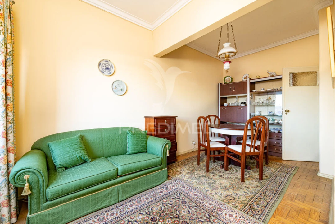 Apartamento T2 para Venda em Pontinha e Famões Foto 3