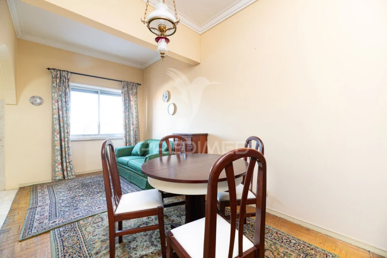 Apartamento T2 para Venda em Pontinha e Famões Foto 5