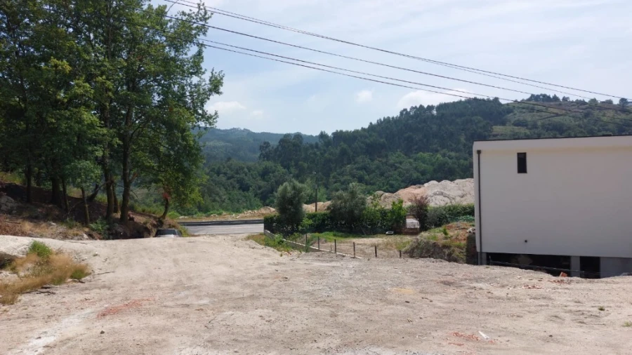 Moradia T3 para Venda em Tabuaças Foto 8