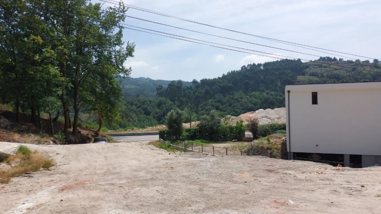 Moradia T3 para Venda em Tabuaças Foto 8