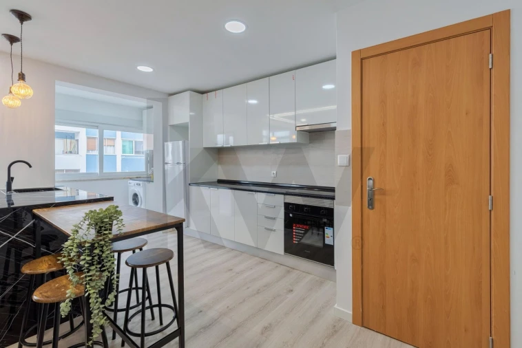 Apartamento T3 para Venda em Corroios Foto 2