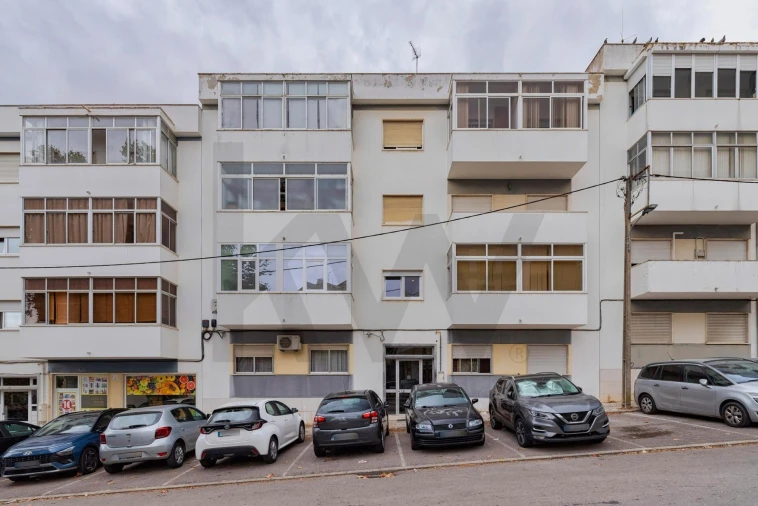 Apartamento T3 para Venda em Corroios Foto 24