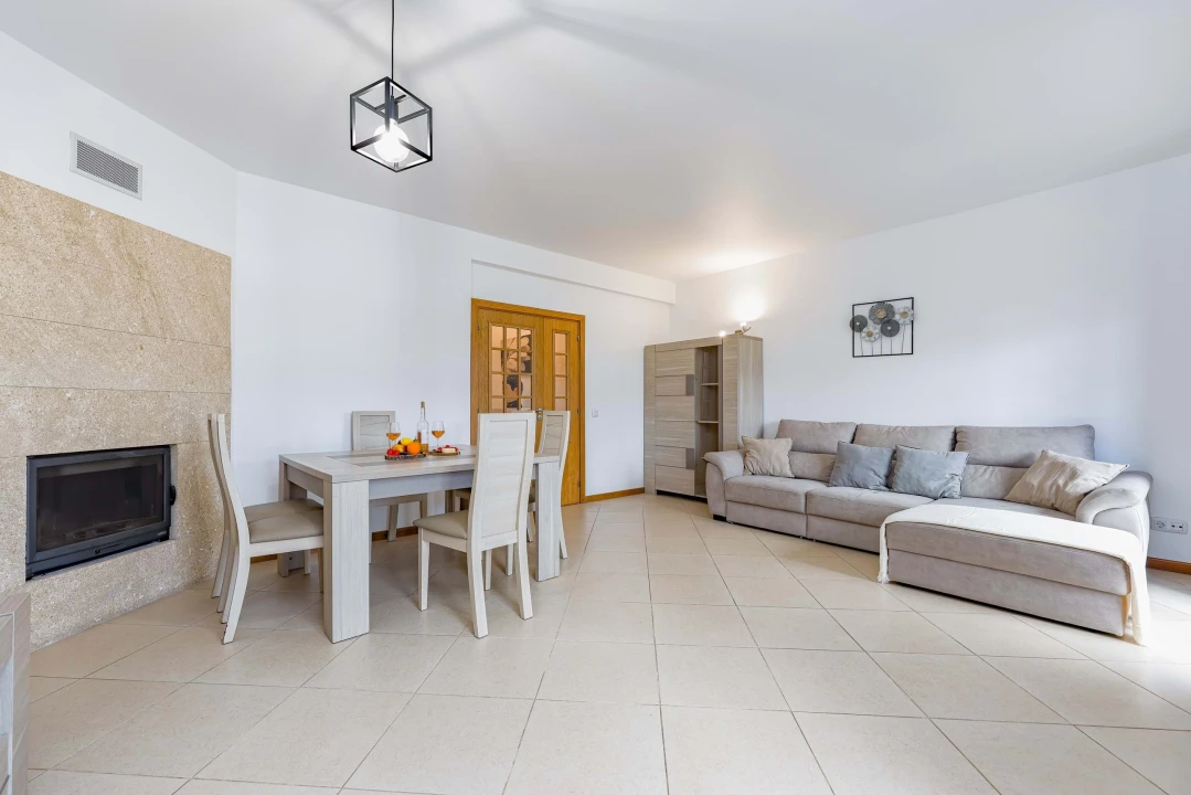 Moradia T3 para Venda em Ferreiras Foto 9