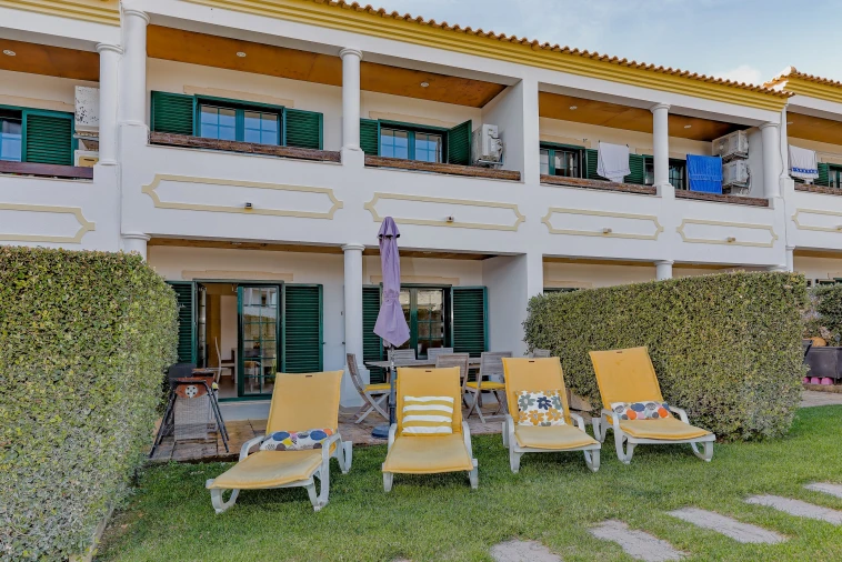 Moradia T3 para Venda em Ferreiras Foto 3