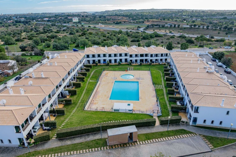 Moradia T3 para Venda em Ferreiras Foto 30