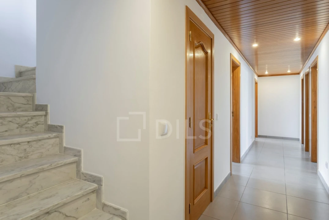 Apartamento T4 para Venda em Faro (Sé e São Pedro) Foto 21