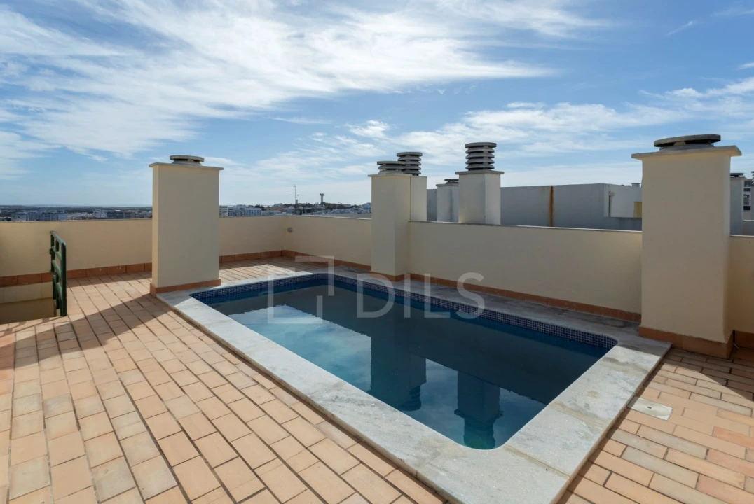 Apartamento T4 para Venda em Faro (Sé e São Pedro) Foto 1