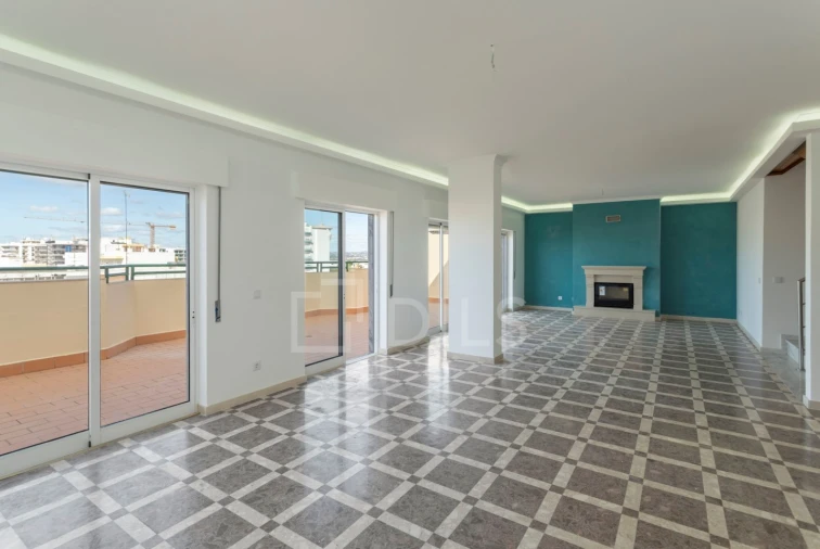 Apartamento T4 para Venda em Faro (Sé e São Pedro) Foto 14