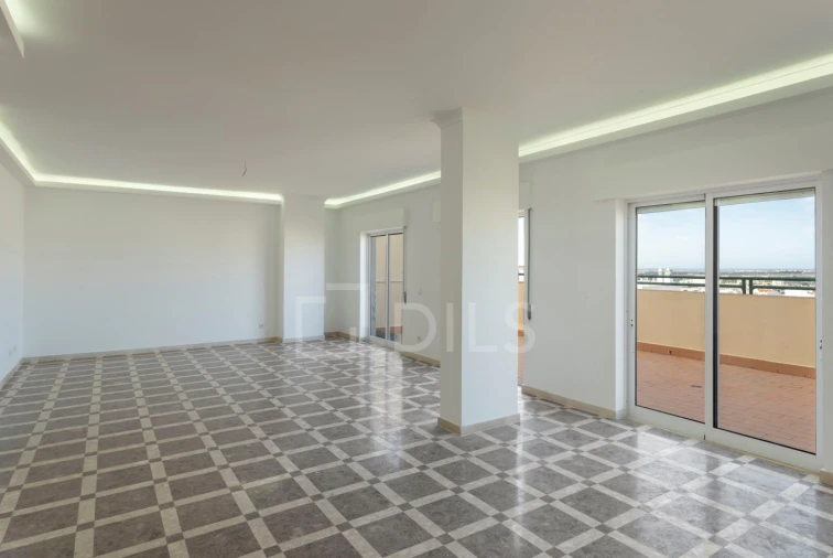 Apartamento T4 para Venda em Faro (Sé e São Pedro) Foto 4