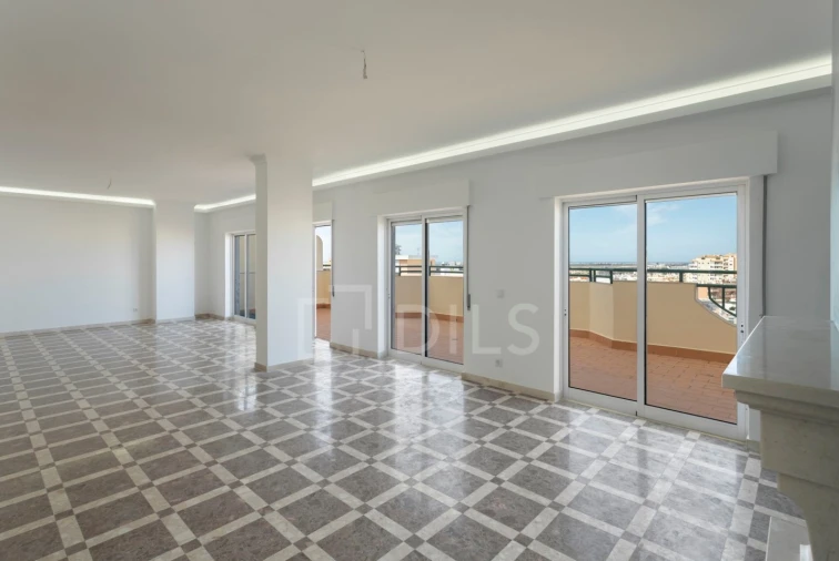 Apartamento T4 para Venda em Faro (Sé e São Pedro) Foto 17