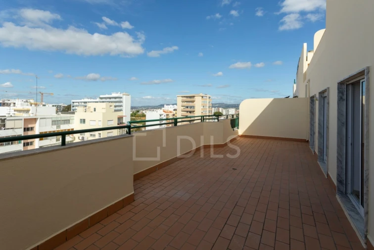 Apartamento T4 para Venda em Faro (Sé e São Pedro) Foto 10