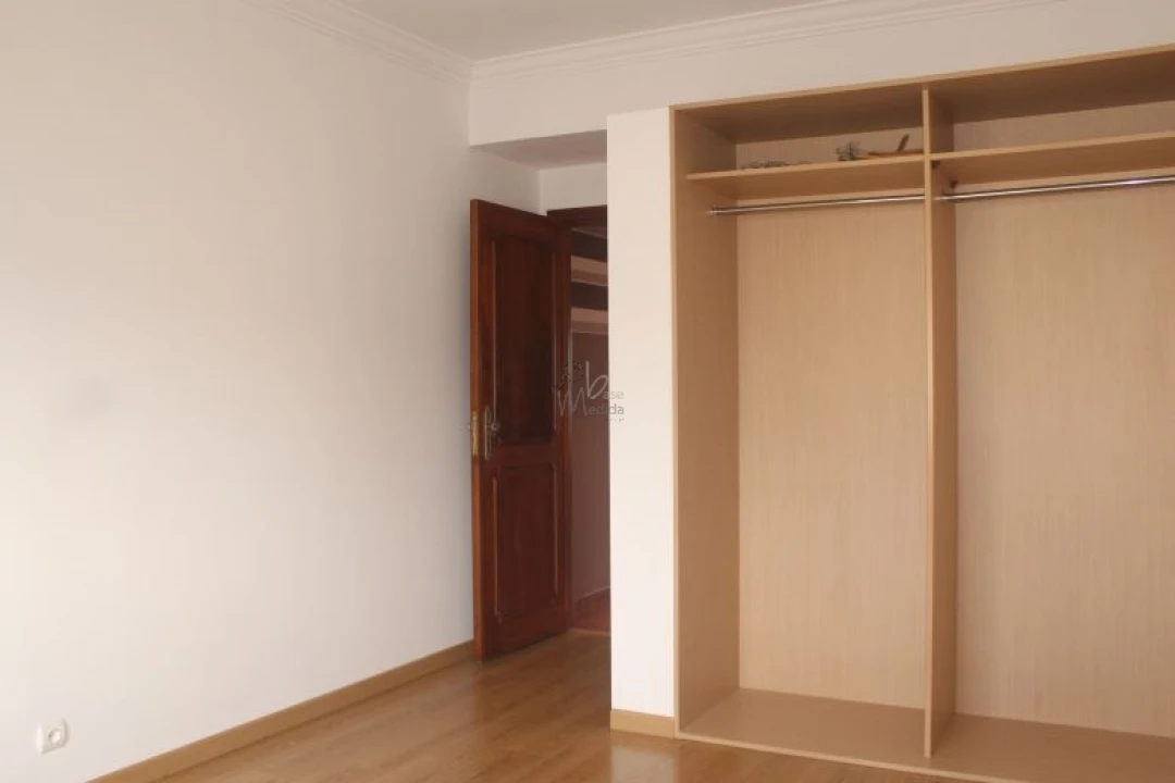 Apartamento T2 para Venda em Odivelas Foto 13