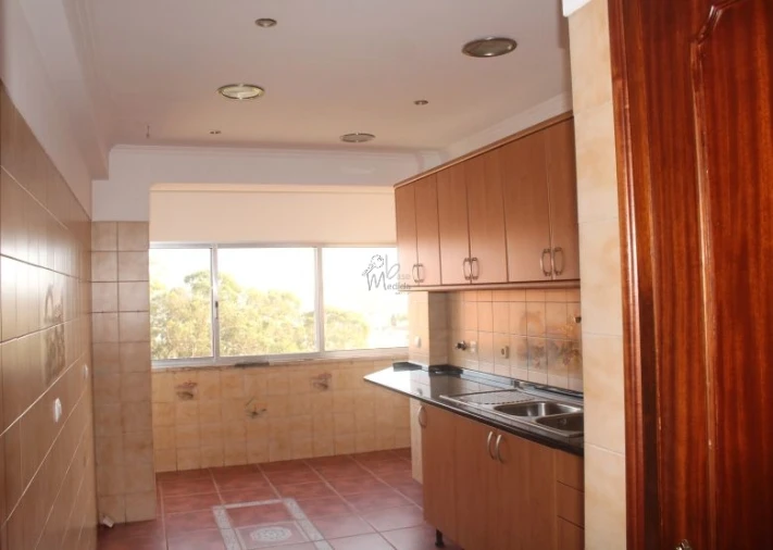 Apartamento T2 para Venda em Odivelas Foto 3