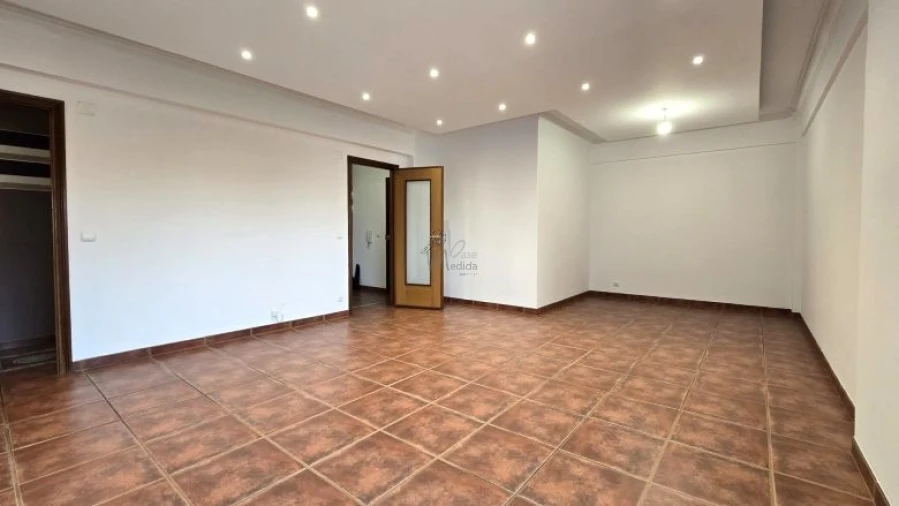 Apartamento T2 para Venda em Odivelas Foto 8