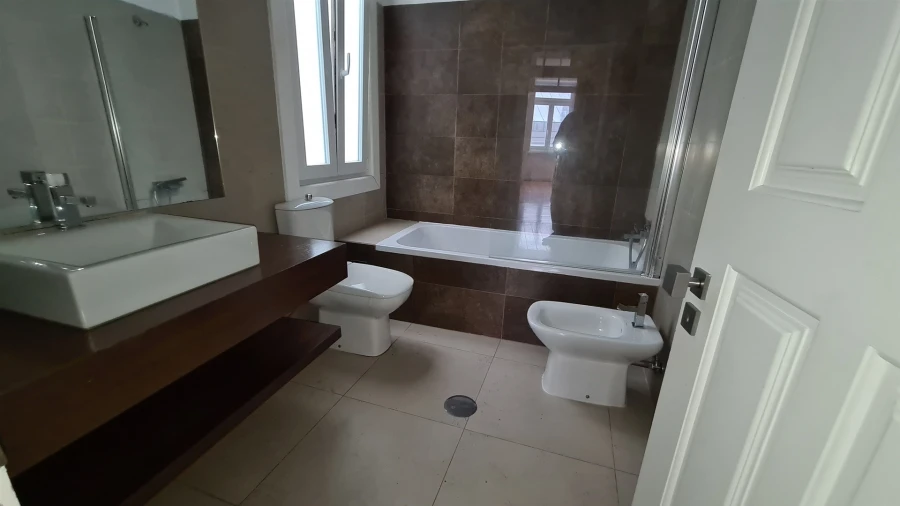 Apartamento T5 para Arrendamento em Póvoa de Varzim, Beiriz e Argivai Foto 17