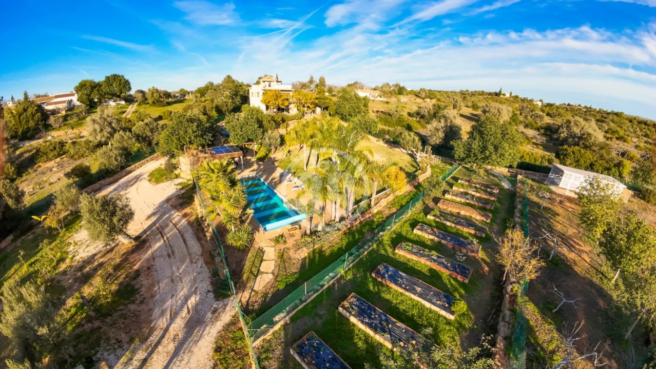 Moradia T5 para Venda em Guia Foto 2