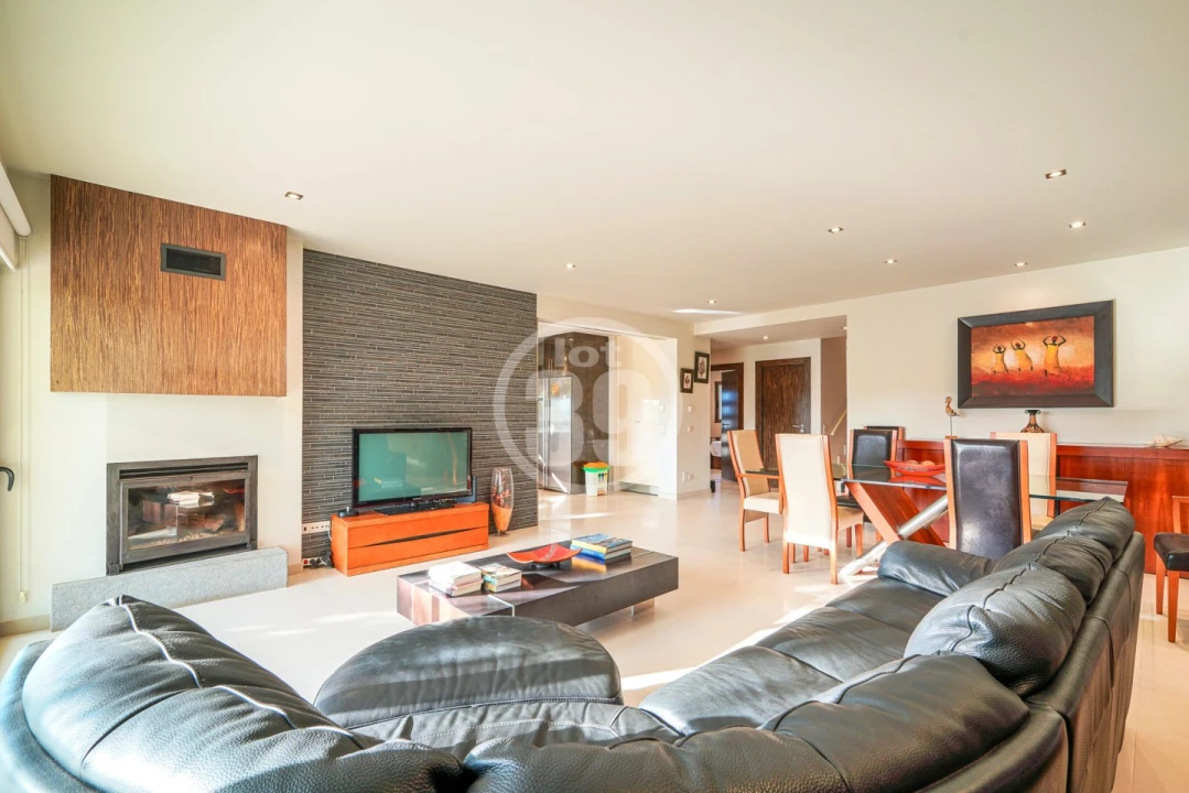 Moradia T5 para Venda em Guia Foto 13