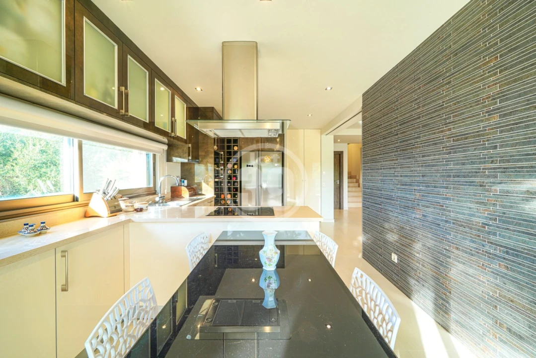 Moradia T5 para Venda em Guia Foto 16