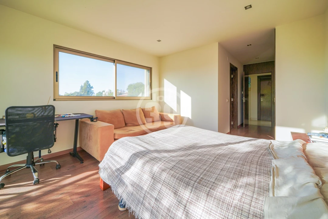 Moradia T5 para Venda em Guia Foto 25