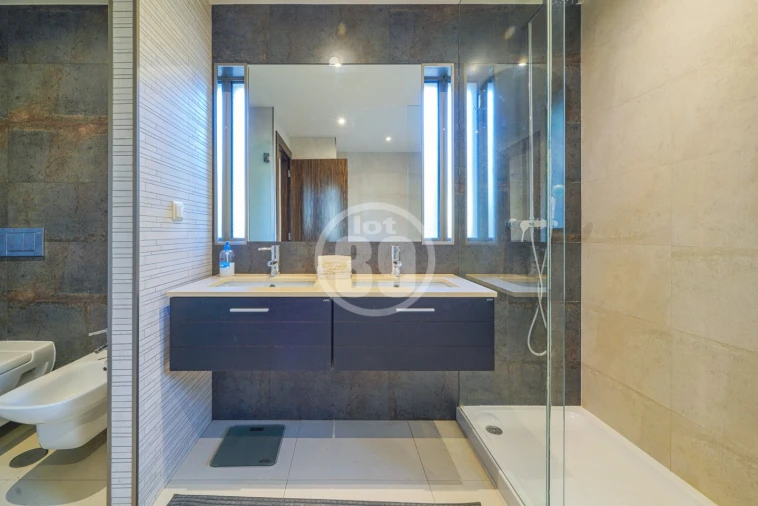 Moradia T5 para Venda em Guia Foto 27