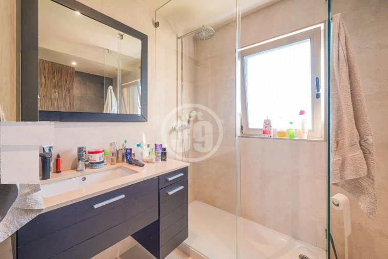 Moradia T5 para Venda em Guia Foto 30